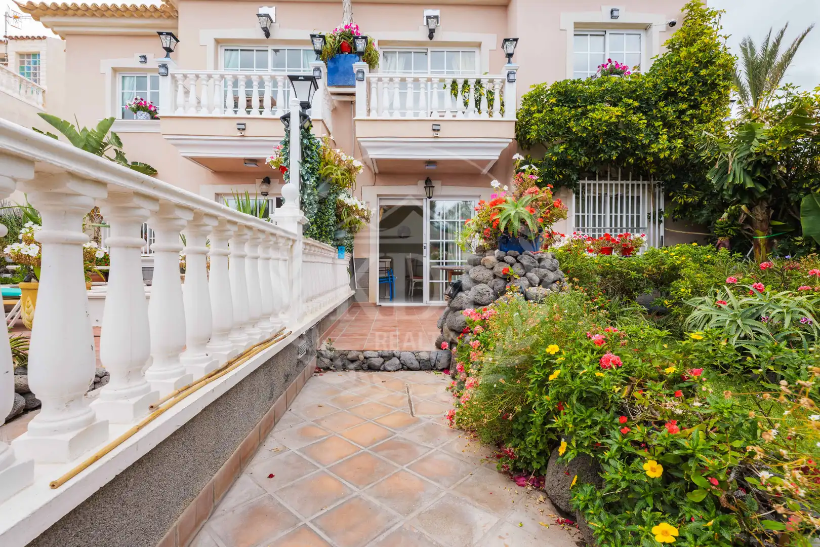 Exterior view of Buildings for sale in Granadilla de Abona  with Alarm and Community pool