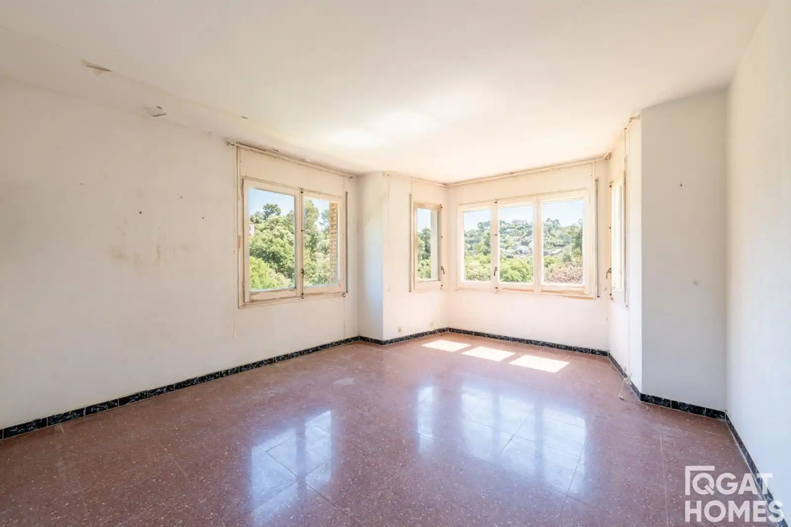 Sala d'estar de Casa o xalet en venda en Molins de Rei amb Traster i Piscina
