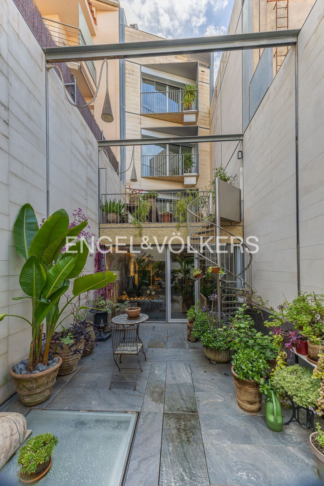 Terrace of House or chalet for sale in Terrassa  with Air Conditioner, Heating and Private garden