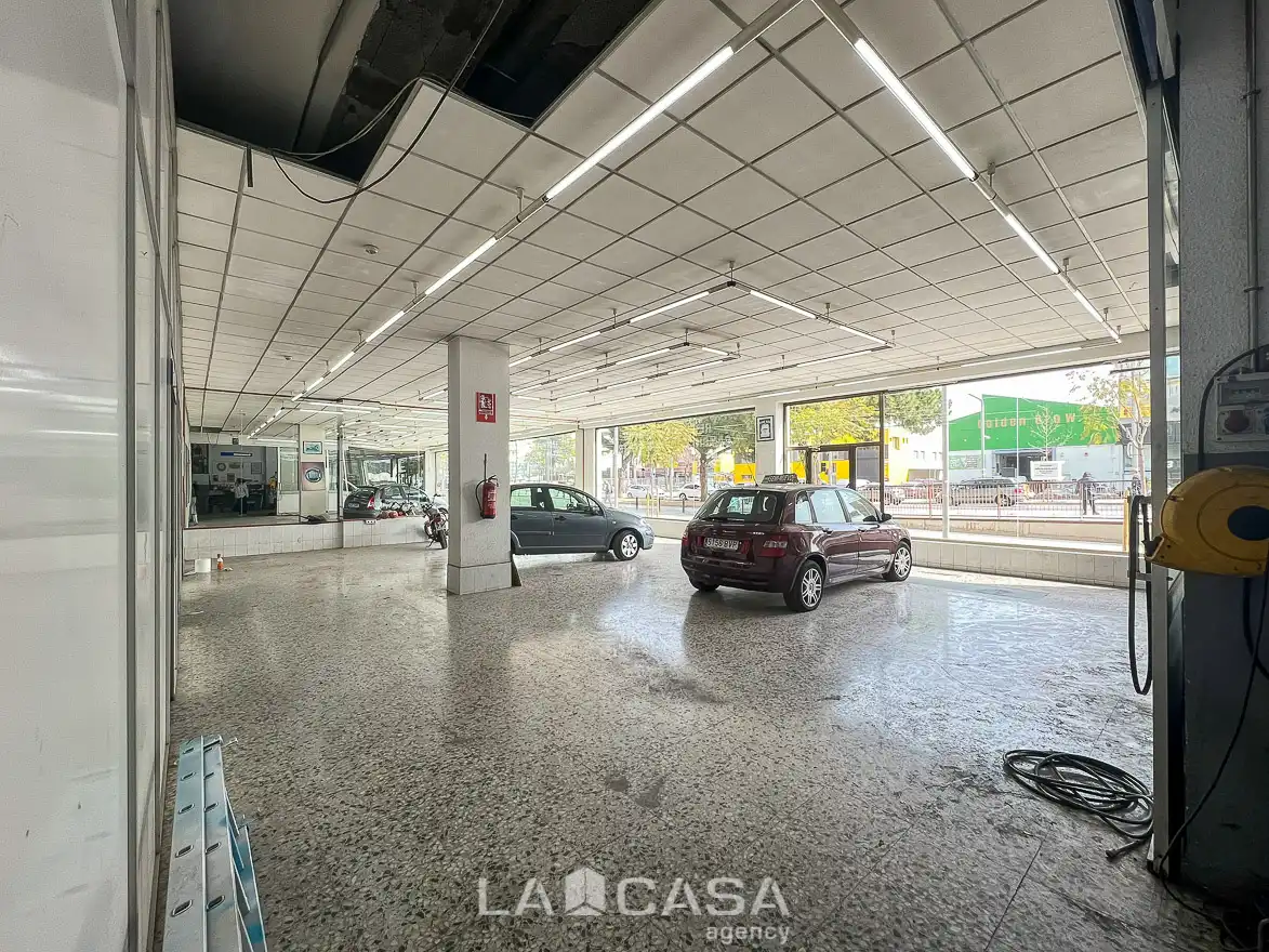 Business premises for sale in Avinguda de la Constitució, imagen 6