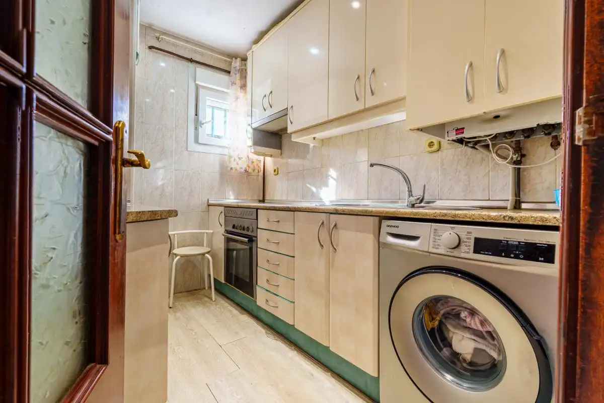 Piso en venta en C. de las Cañas, Colina
