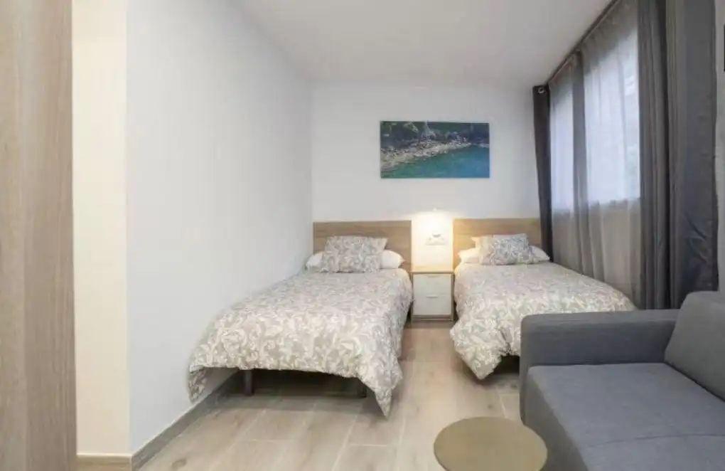 Dormitori de Dúplex en venda en L'Hospitalet de Llobregat amb Aire condicionat, Calefacció i Parquet