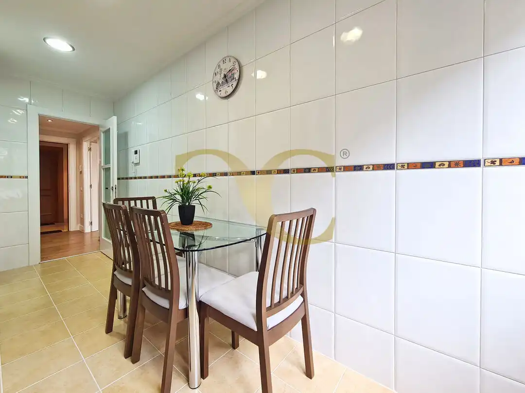 Comedor de Piso en venta en Gijón  con Calefacción, Jardín privado y Terraza