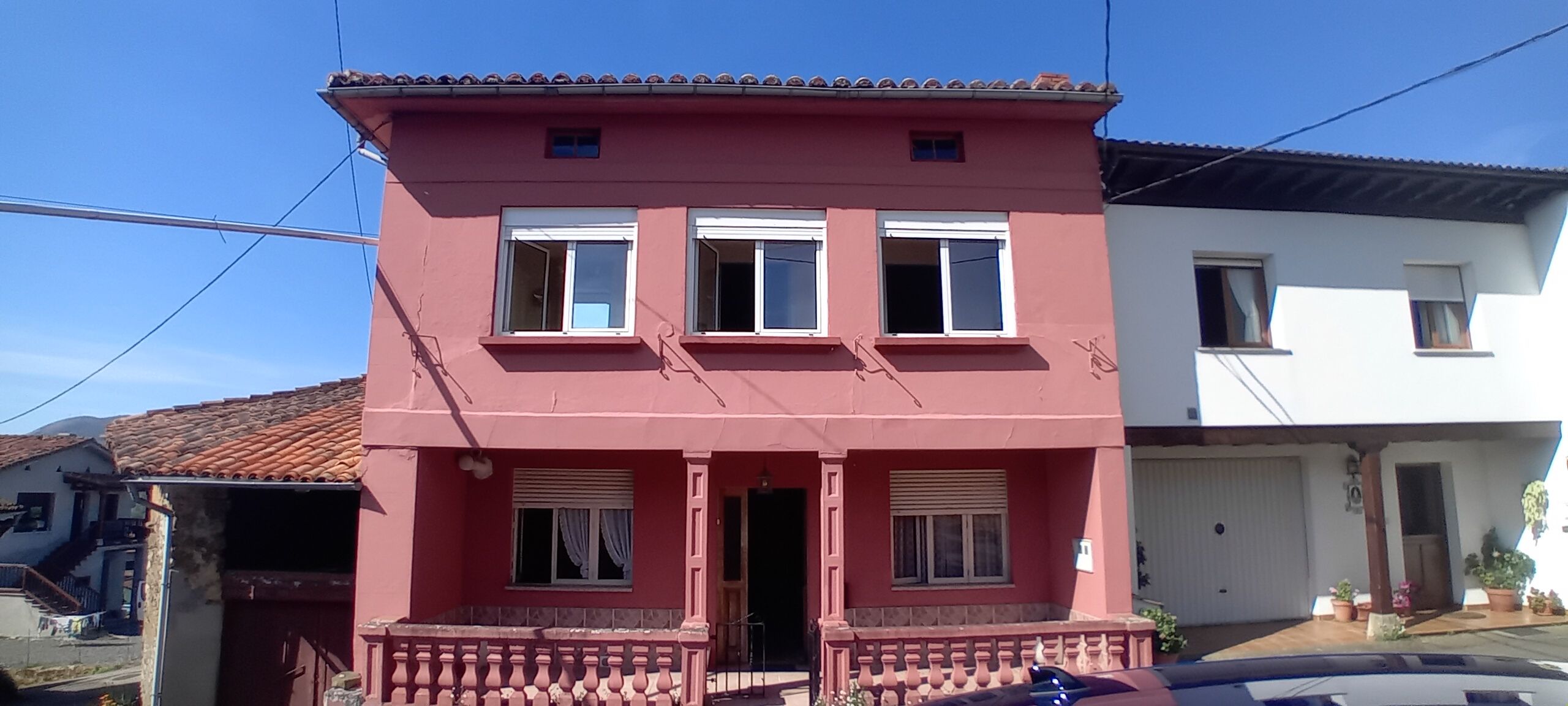 Vista exterior de Casa adosada en venda en Piloña amb Calefacció, Jardí privat i Terrassa