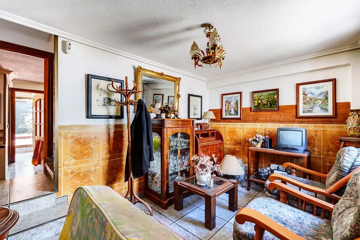 Sala de estar de Casa adosada en venta en Alcalá de Henares con Aire acondicionado, Calefacción y Jardín privado