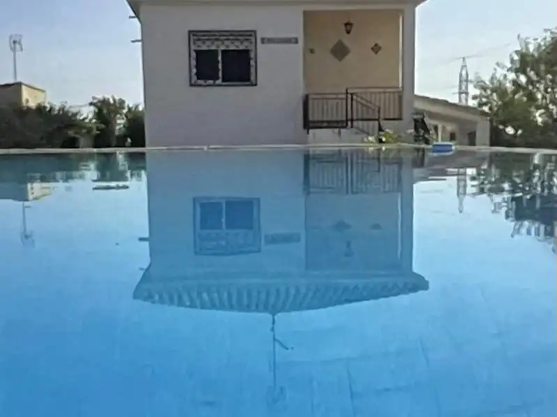 Villa mit Pool zum Verkauf in Urbanización El Baso 16