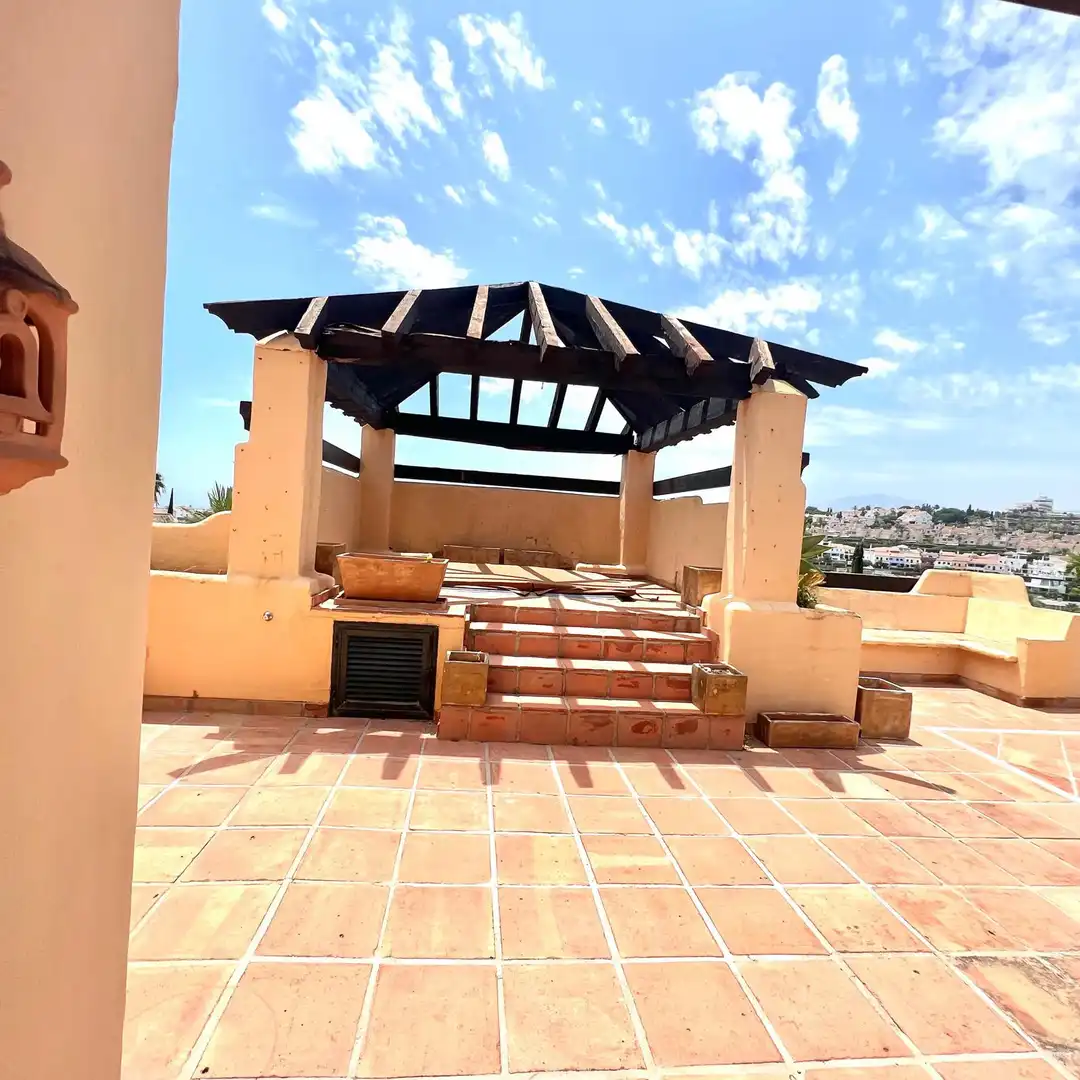 Terrasse von Dachboden zur Miete in Estepona mit Klimaanlage, Terrasse und Schwimmbad