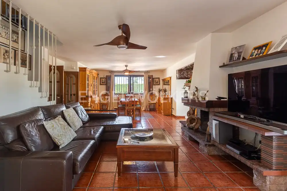 Sala d'estar de Casa o xalet en venda en Onda amb Aire condicionat, Calefacció i Jardí privat