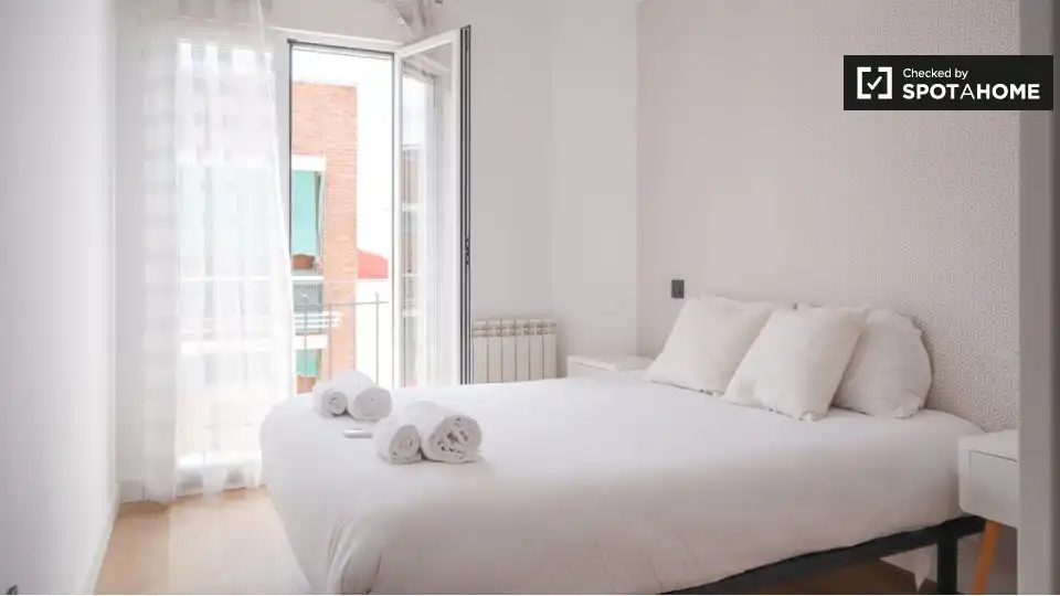 Habitación de Piso de alquiler en Madrid con Aire acondicionado, Calefacción y Amueblado