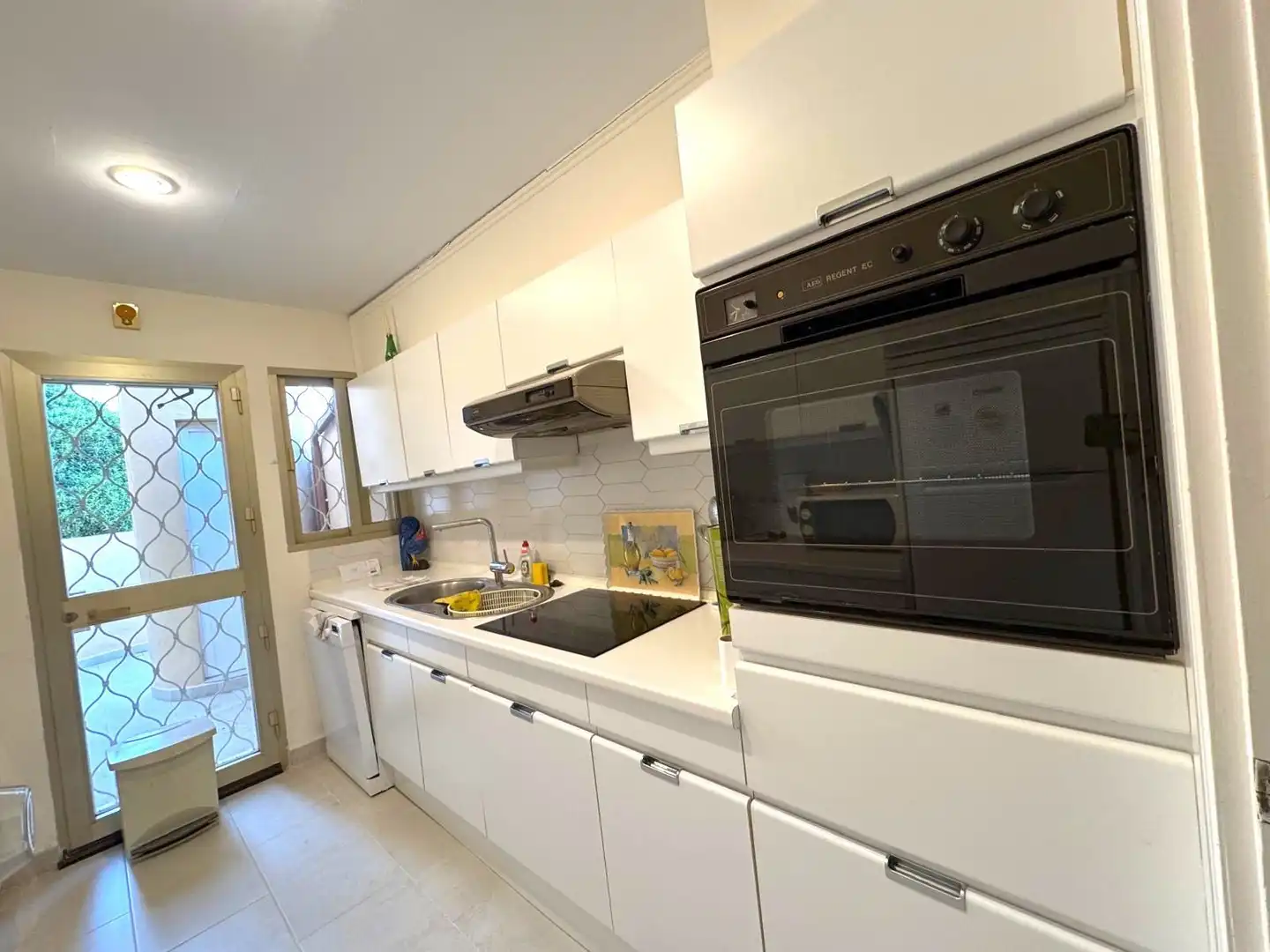 Cocina de Dúplex en venta en Marbella con Aire acondicionado, Terraza y Amueblado