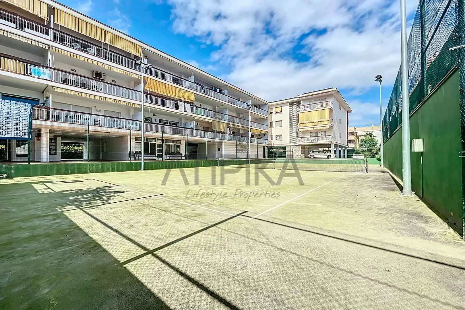 Exterior view of Flat for sale in Castelldefels  with Terrace, Storage room and Oven