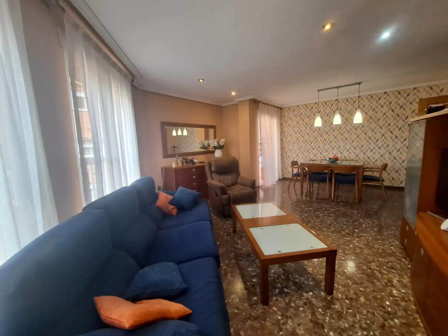 Sala de estar de Piso en venta en Castellón de la Plana / Castelló de la Plana con Aire acondicionado, Calefacción y Trastero
