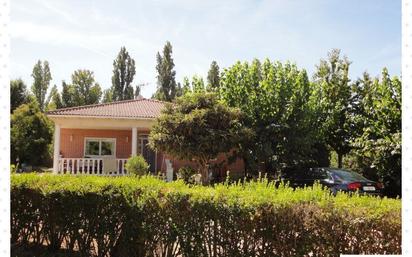 Jardí de Casa o xalet en venda en Cistérniga amb Terrassa i Balcó