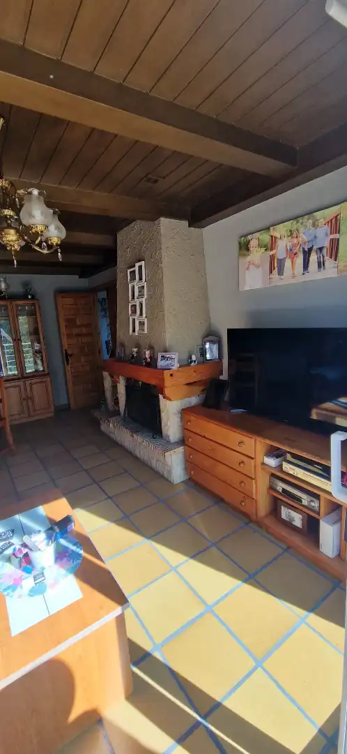 Sala d'estar de Casa o xalet en venda en Riosa amb Calefacció, Jardí privat i Terrassa