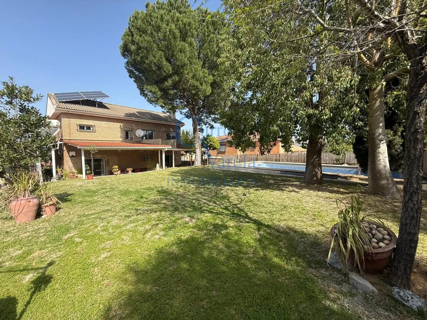 Jardín de Casa o chalet en venta en Montequinto con Aire acondicionado, Calefacción y Jardín privado