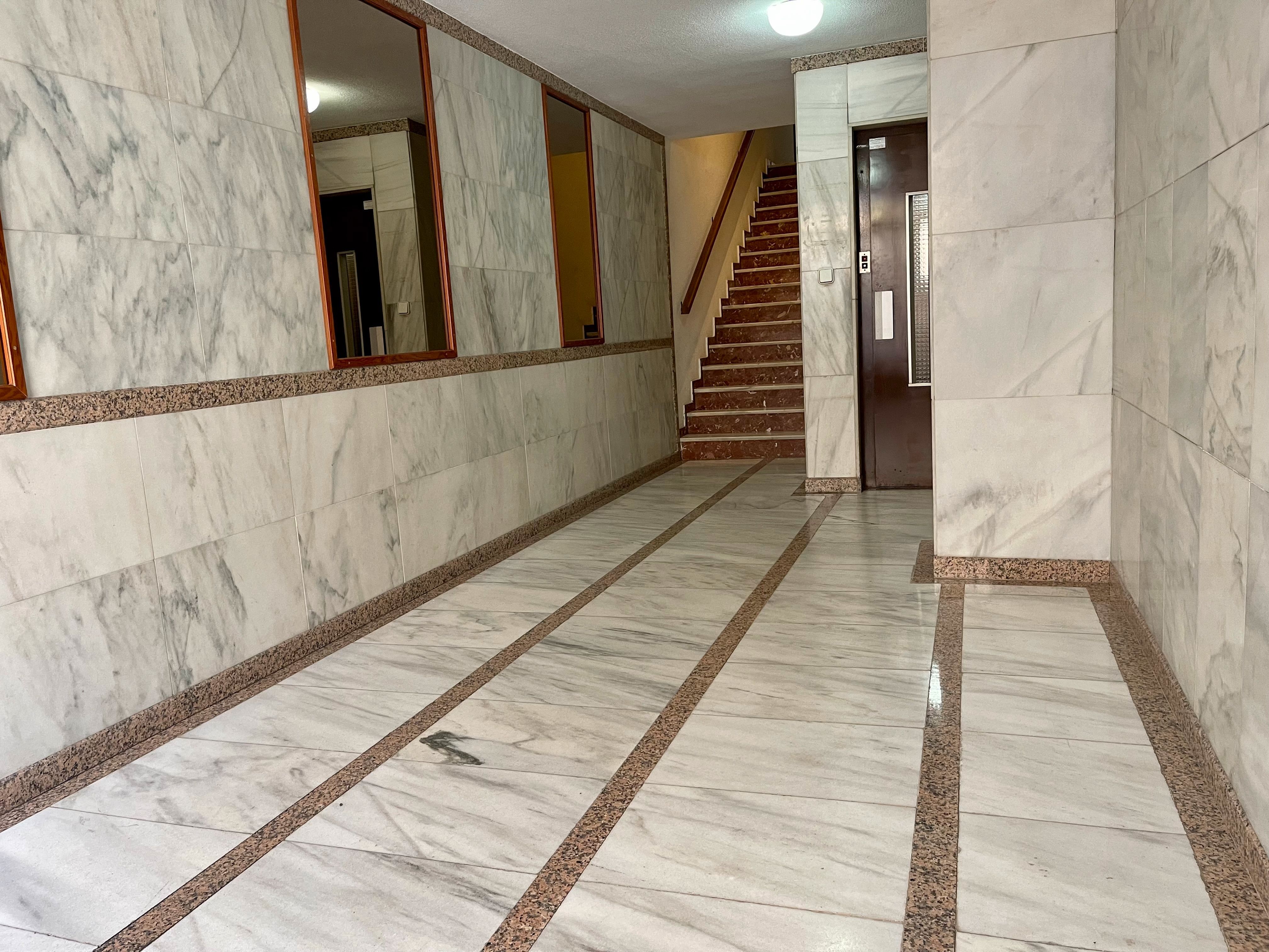 Piso en venta en Castellón de la Plana / Castelló de la Plana con Aire acondicionado, Calefacción y Terraza