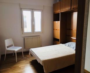 Bedroom of Flat to share in  Pamplona / Iruña  with Air Conditioner and Terrace