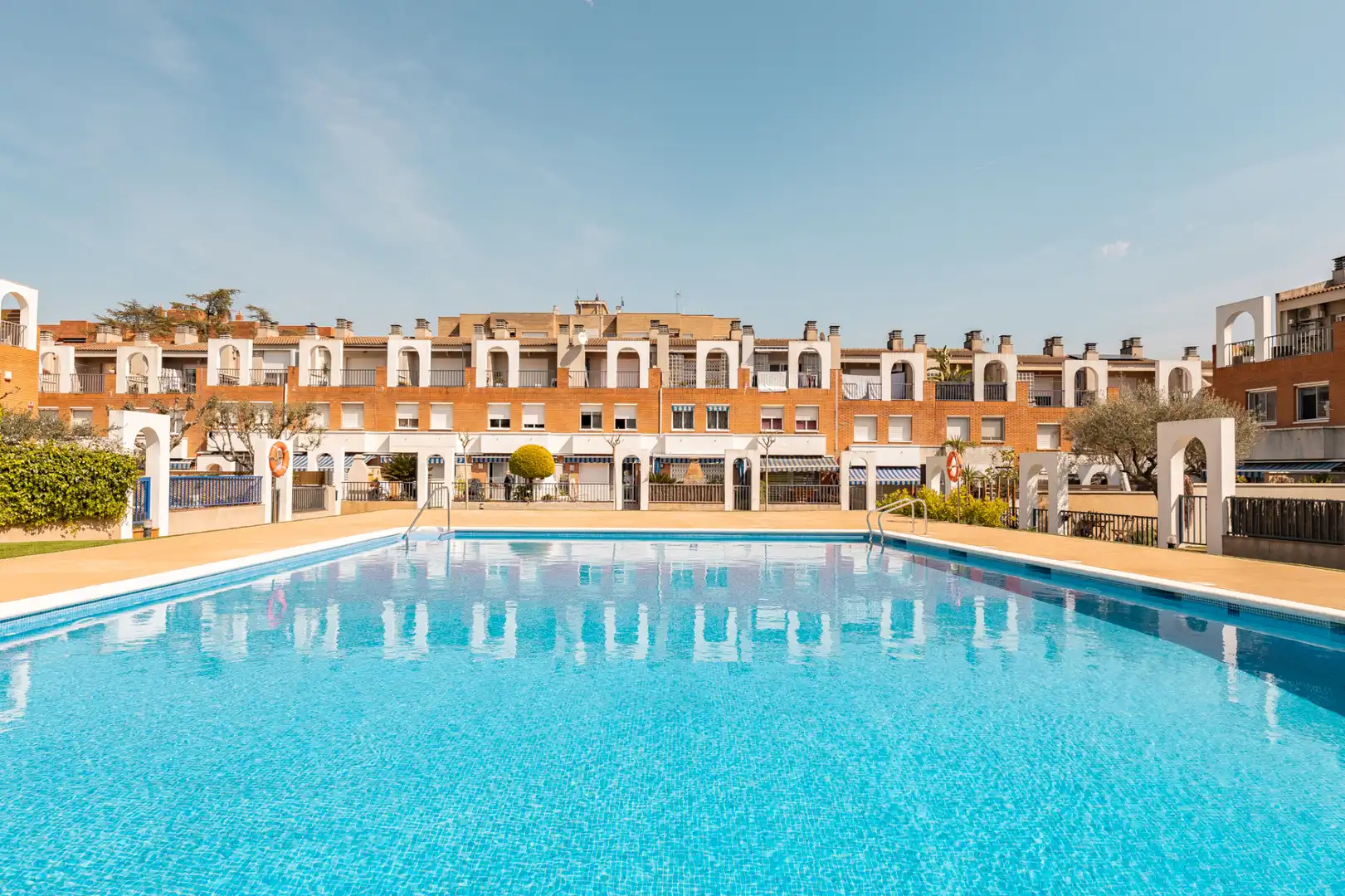 Piscina de Casa adosada en venta en Martorell con Aire acondicionado, Calefacción y Jardín privado