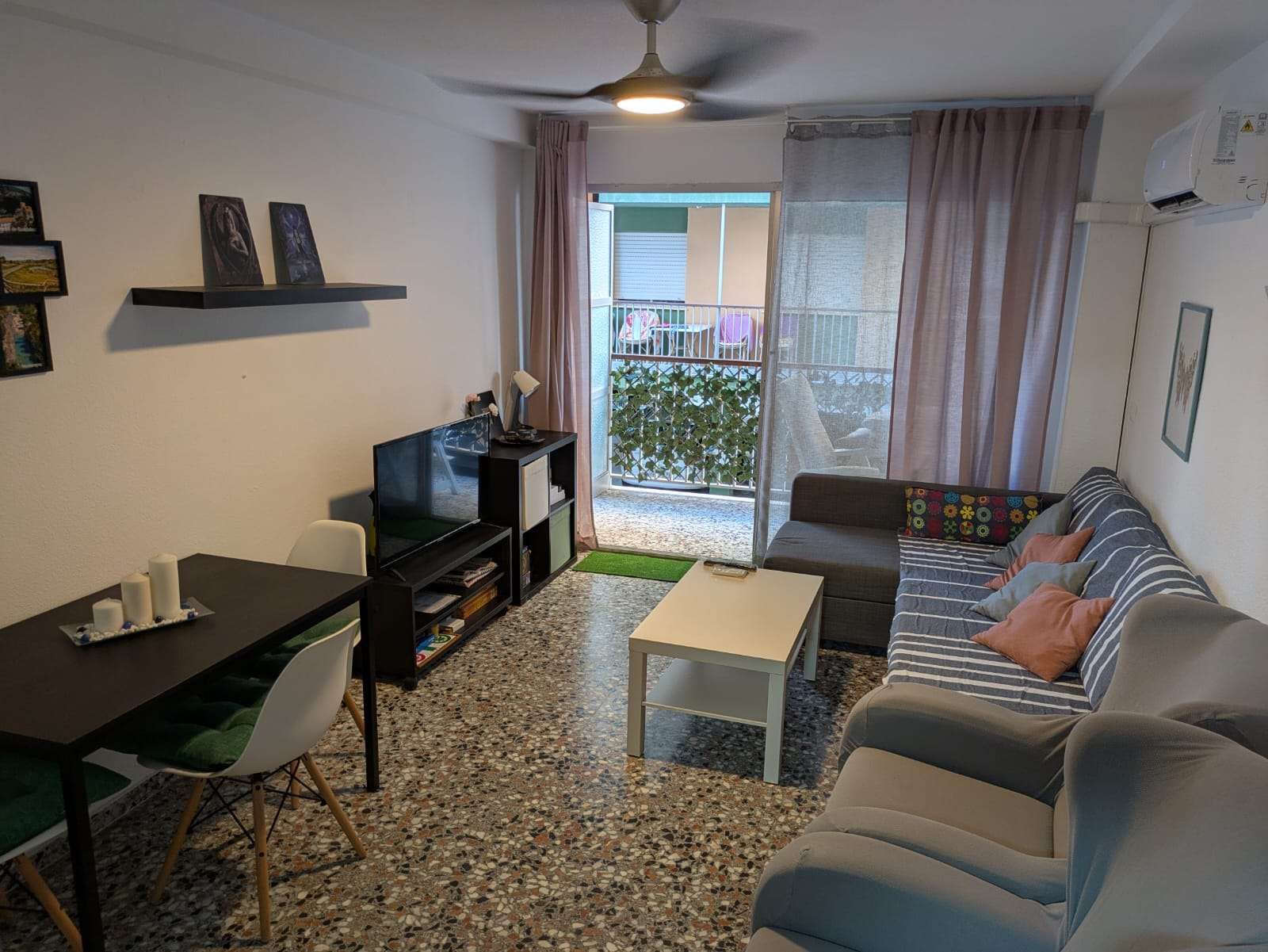 Living room of Apartment to share in Gandia  with Air Conditioner and Terrace