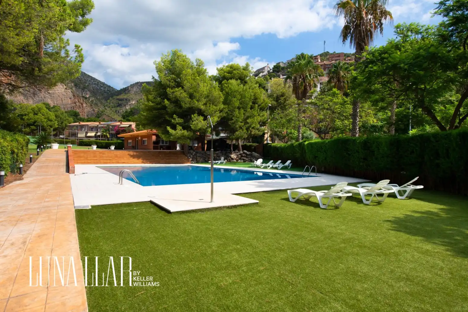 Garden of Attic for sale in Sitges  with Air Conditioner and Terrace