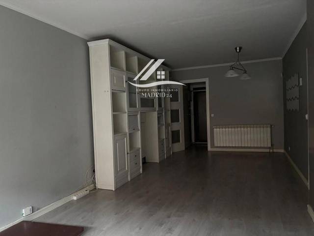 Piso en Venta en Ramón Pérez de Ayala en Numancia