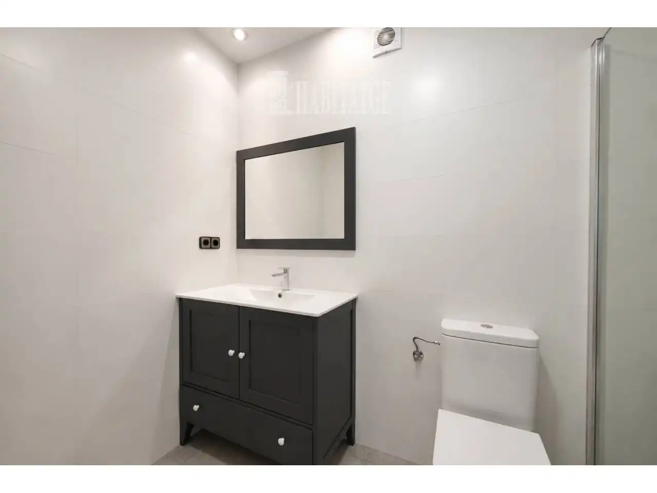 Badezimmer von Wohnung zum Verkauf in Vic mit Heizung, Terrasse und Abstellraum