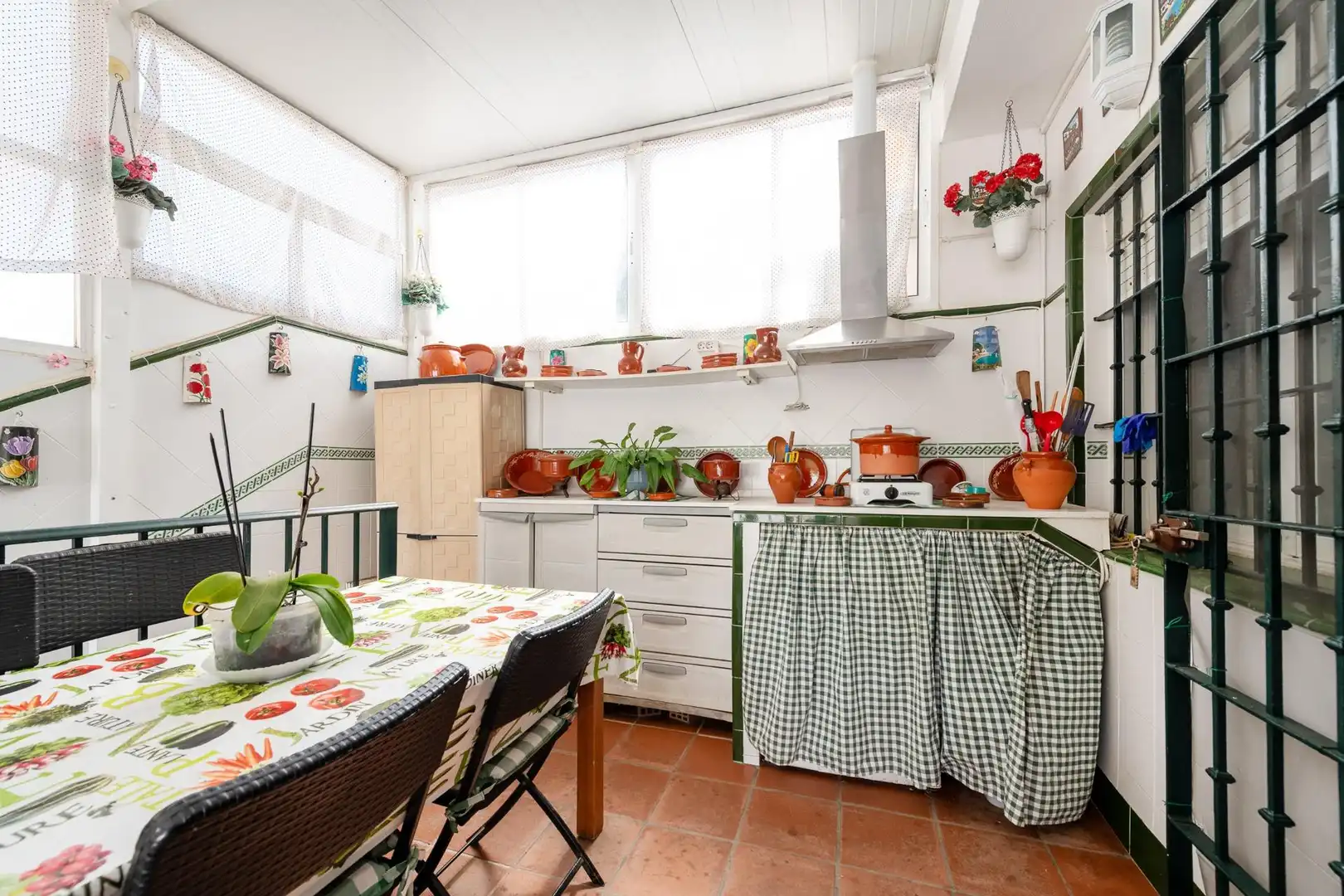 Cocina de Casa adosada en venta en Rincón de la Victoria con Trastero y Piscina comunitaria
