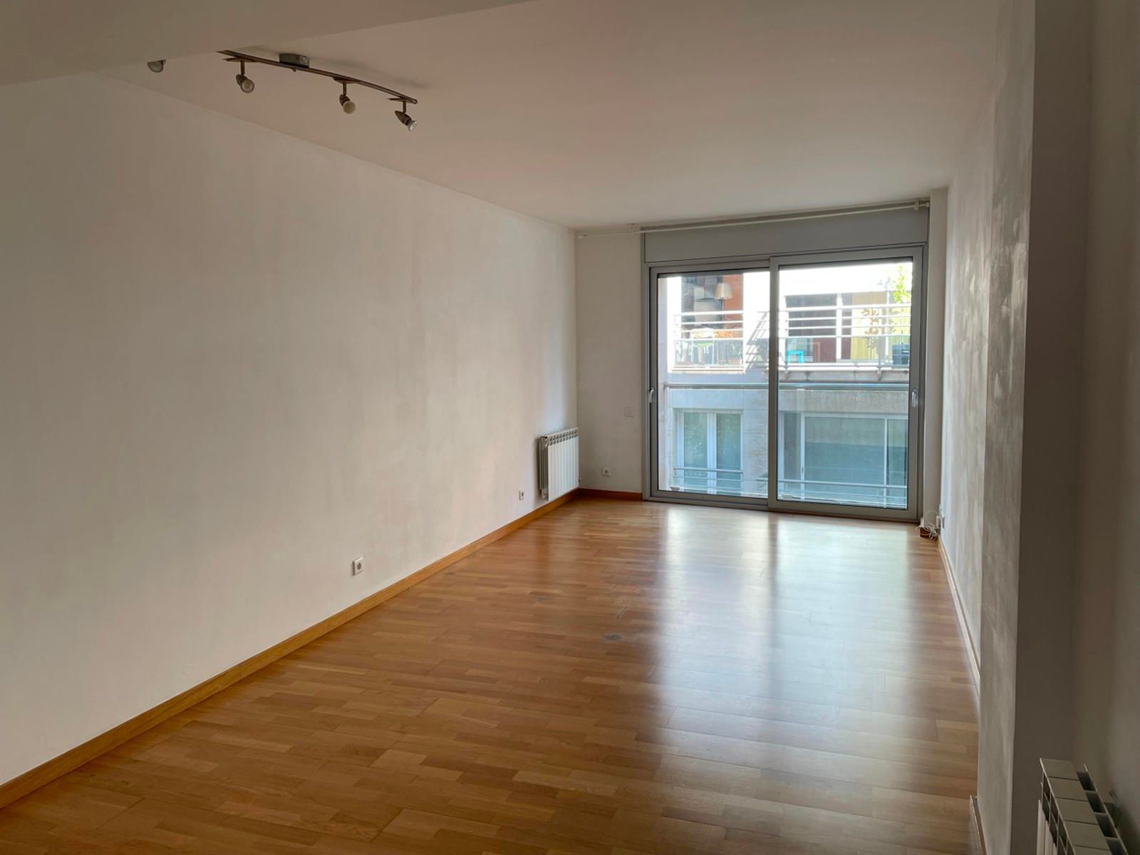 Sala d'estar de Pis de lloguer en Sabadell amb Aire condicionat, Calefacció i Parquet