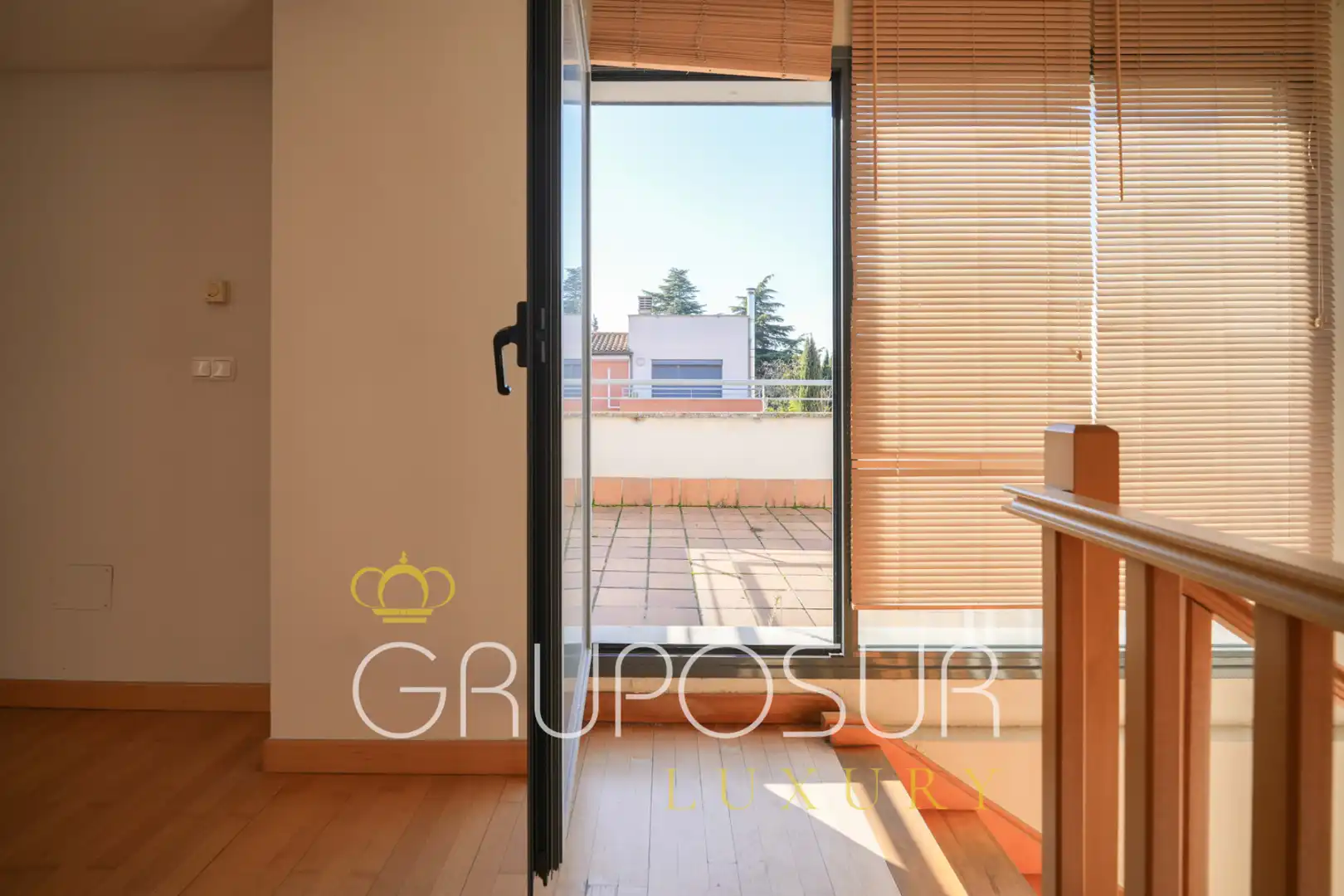 Terrassa de Casa adosada en venda en Valladolid amb Calefacció, Jardí privat i Parquet
