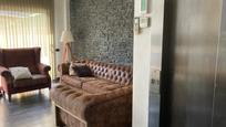 Sala d'estar de Casa adosada en venda en Manresa amb Aire condicionat, Terrassa i Balcó