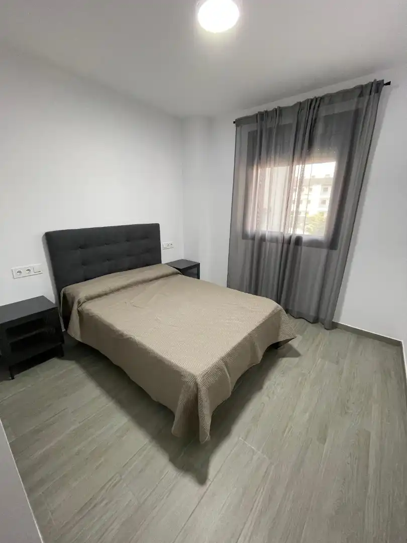 Schlafzimmer von Wohnung zur Miete in La Rinconada mit Klimaanlage, Heizung und Terrasse