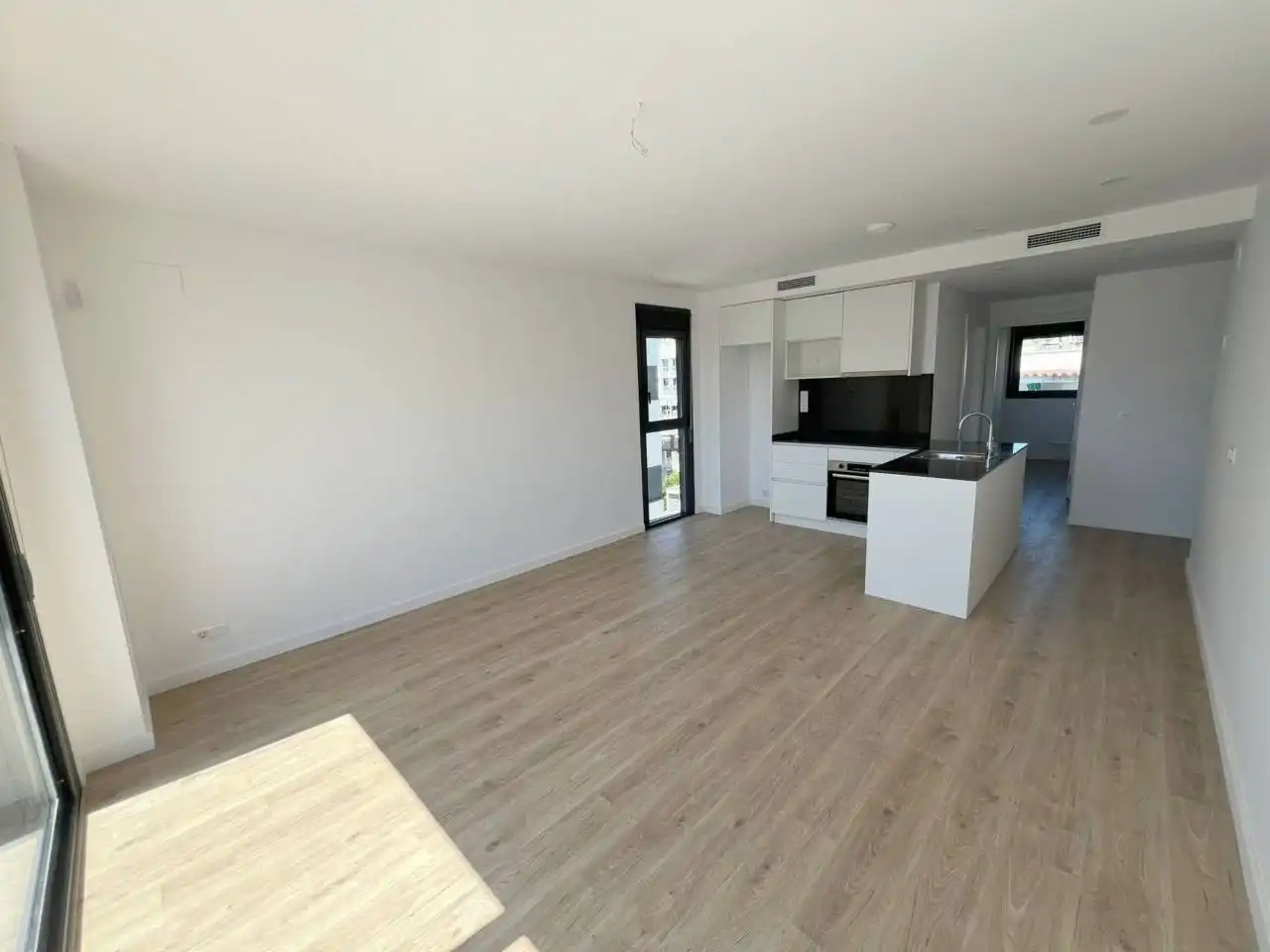 Sala de estar de Apartamento en venta en Cubelles con Aire acondicionado, Calefacción y Parquet