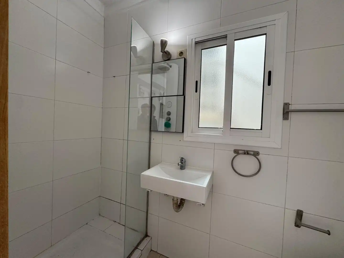 Badezimmer von Wohnung zum Verkauf in Salou mit Klimaanlage und Heizung