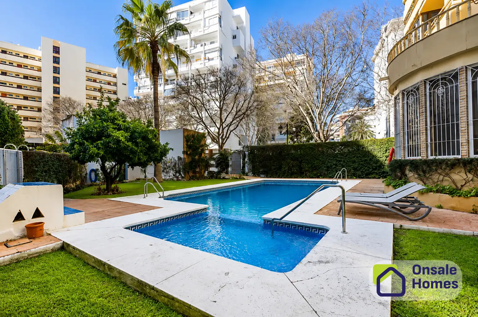Außenansicht von Wohnung zum Verkauf in Marbella mit Klimaanlage, Terrasse und Abstellraum