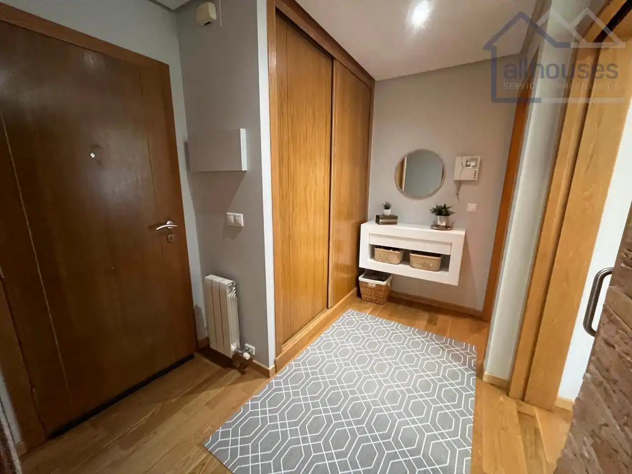 Apartamento en venta en Vigo  con Calefacción, Piscina y Amueblado