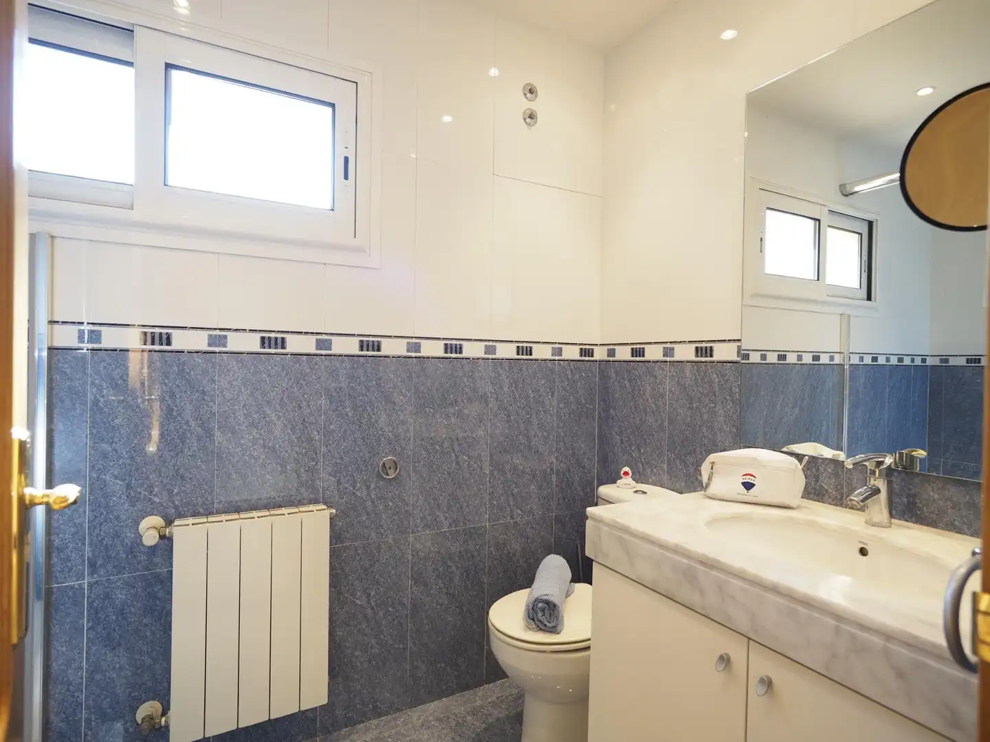 Bathroom of Houses for sale in Vilamalla  with Air Conditioner, Heating and Private garden