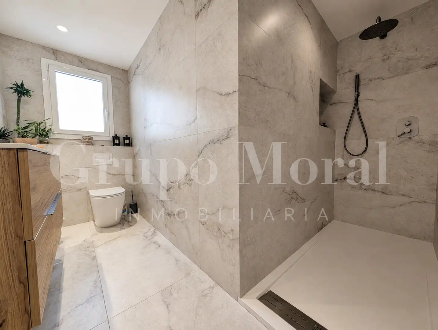 Bathroom of Flat for sale in Reus  with Air Conditioner, Heating and Balcony
