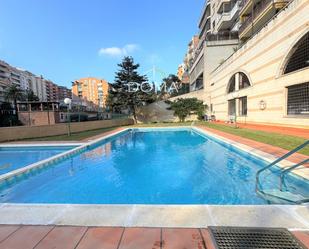 Piscina de Pis de lloguer en  Barcelona Capital amb Calefacció, Piscina i Es permeten mascotes