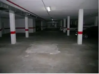 Parking avec ascenseur à vendre à LA CAVA