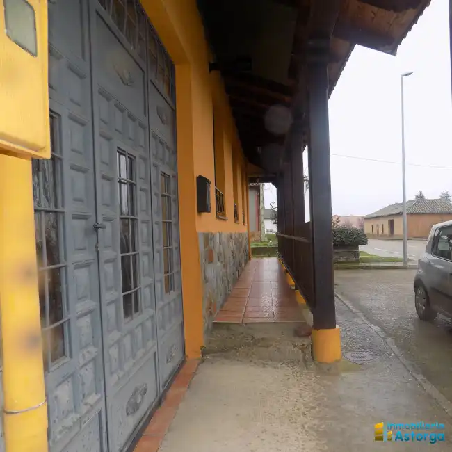 Vista exterior de Casa o chalet en venta en Villaobispo de Otero con Jardín privado y Parquet