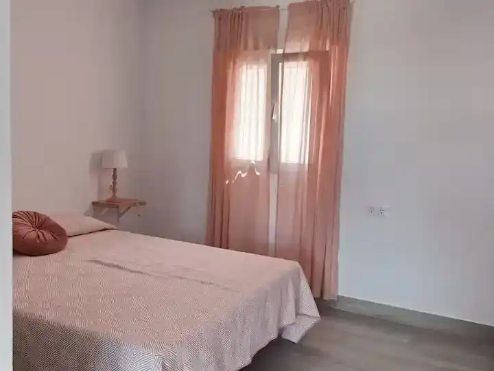 Dormitori de Casa adosada en venda en Vejer de la Frontera amb Jardí privat, Traster i Moblat