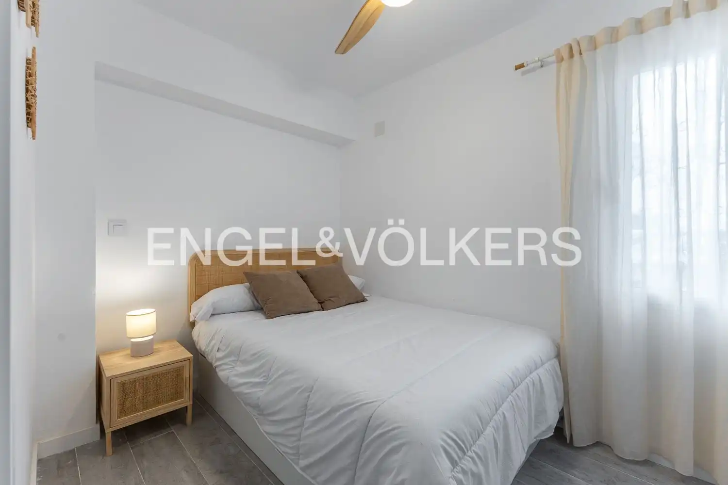 Dormitori de Apartament de lloguer en Dénia amb Aire condicionat, Calefacció i Terrassa