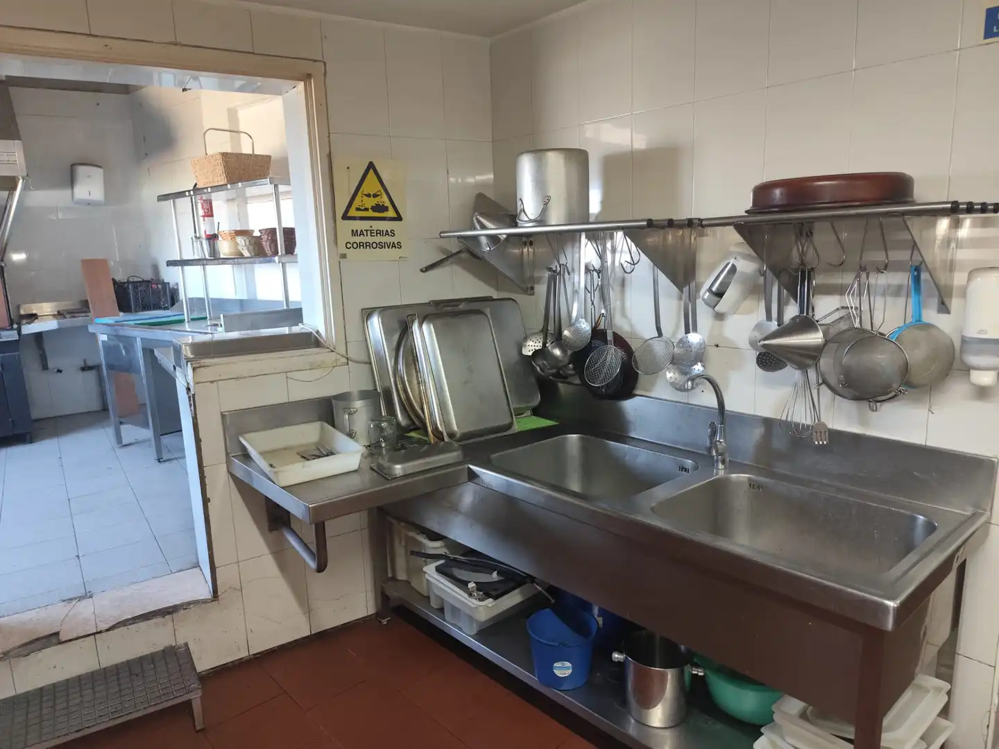 Cuina de Local de lloguer en Torrefarrera amb Aire condicionat, Calefacció i Terrassa