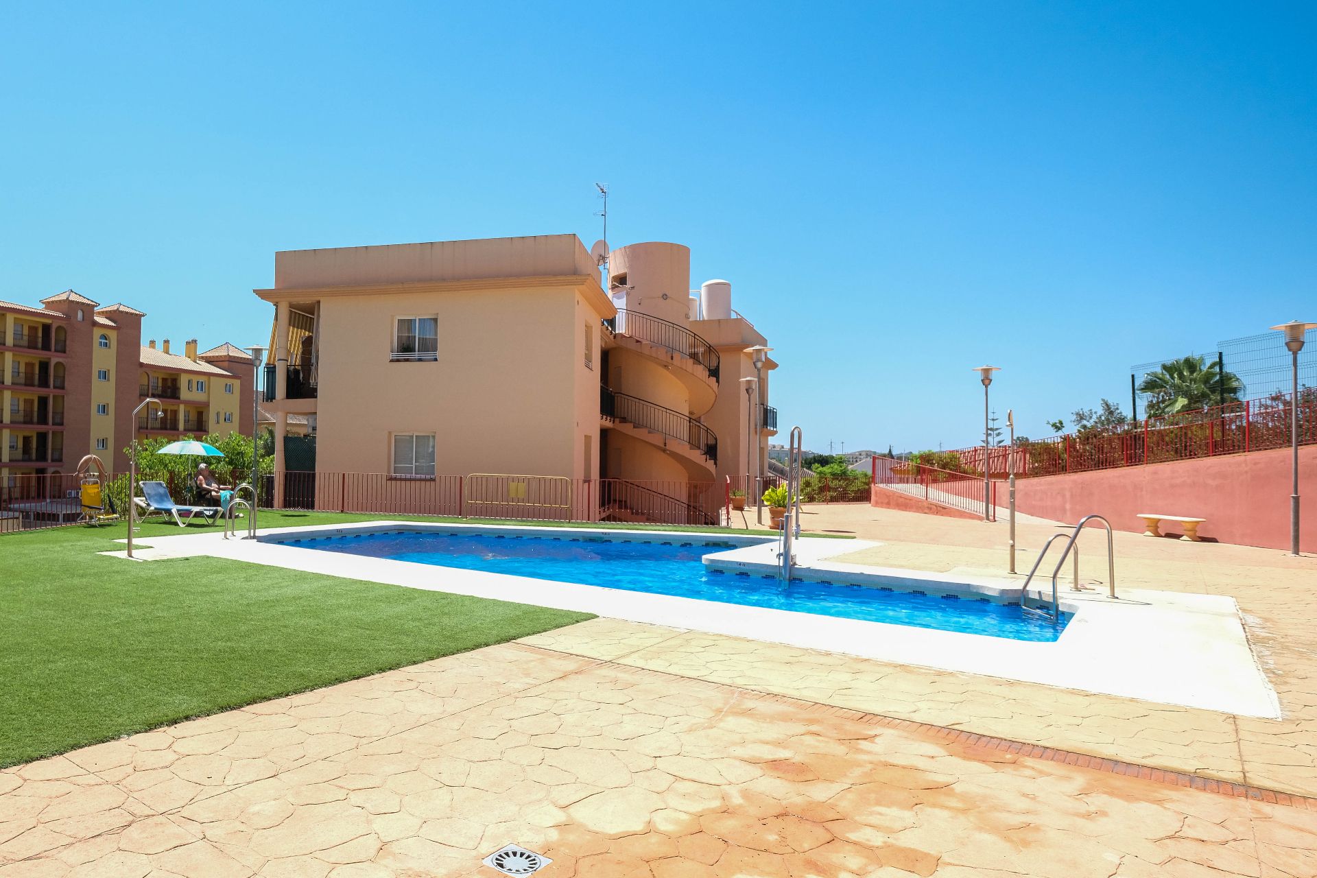 Piscina de Apartamento en venta en Fuengirola con Aire acondicionado, Terraza y Amueblado
