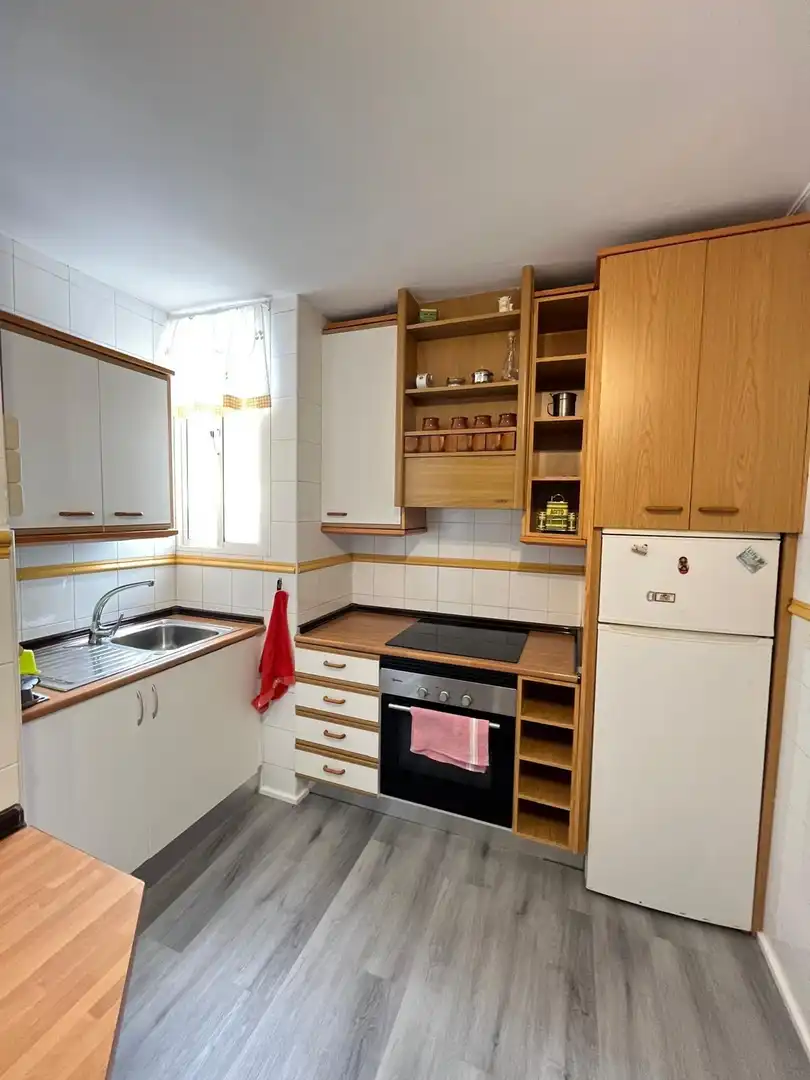 Cocina de Piso de alquiler en Las Palmas de Gran Canaria con Terraza y Amueblado