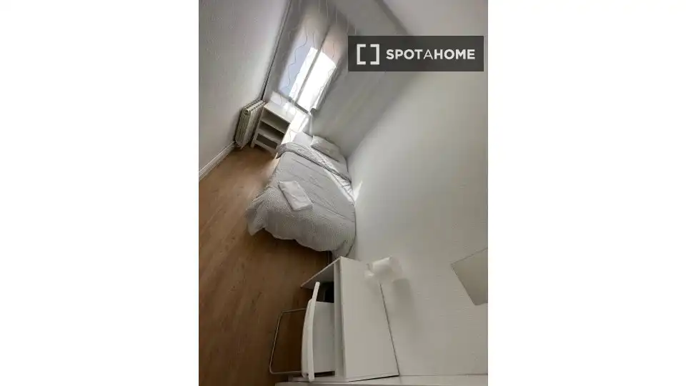 Habitació a Montigalà