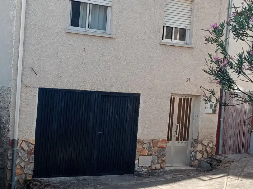 Haus mit Garten zum Verkauf in Calle Lagares 1