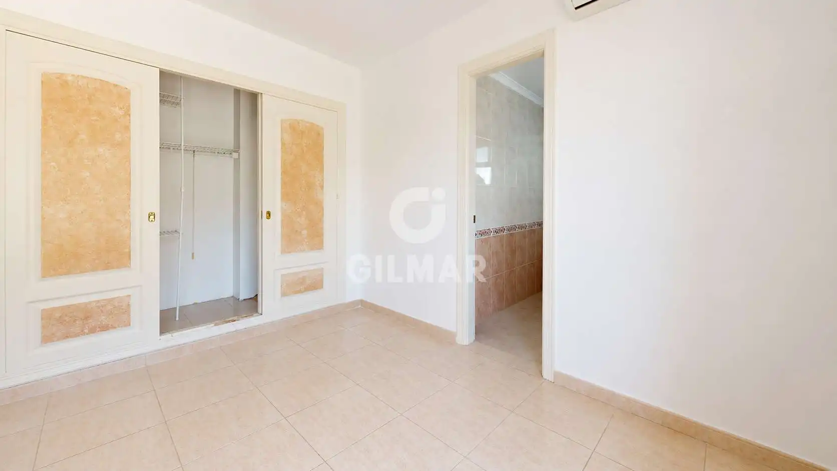 Habitación de Casa o chalet en venta en Benalmádena con Jardín privado y Piscina