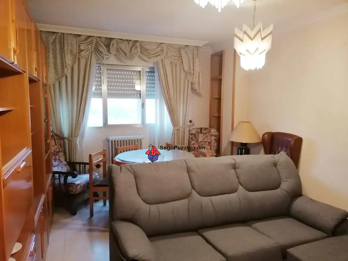 Sala de estar de Piso en venta en Segovia con Calefacción, Terraza y Amueblado