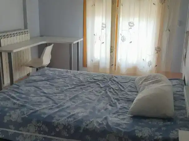 Habitación de Piso para compartir en Soria Capital  con Jardín privado, Trastero y Piscina